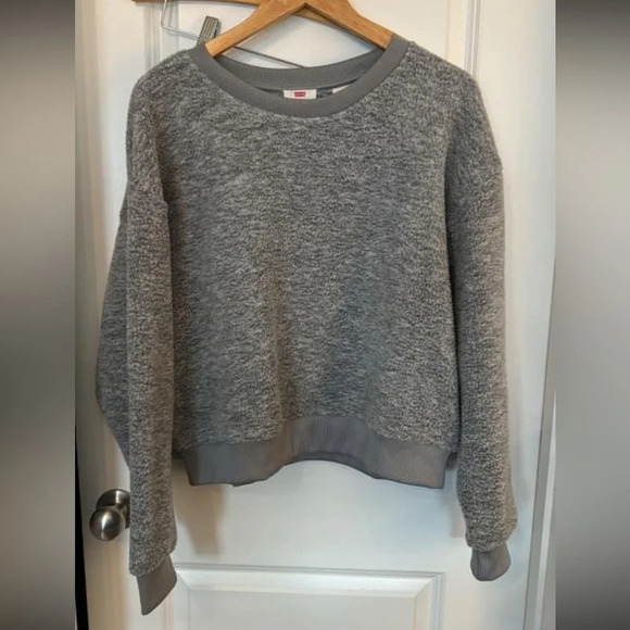 Levi's Tops - Levi’s fleece crewneck sweatshirt, large